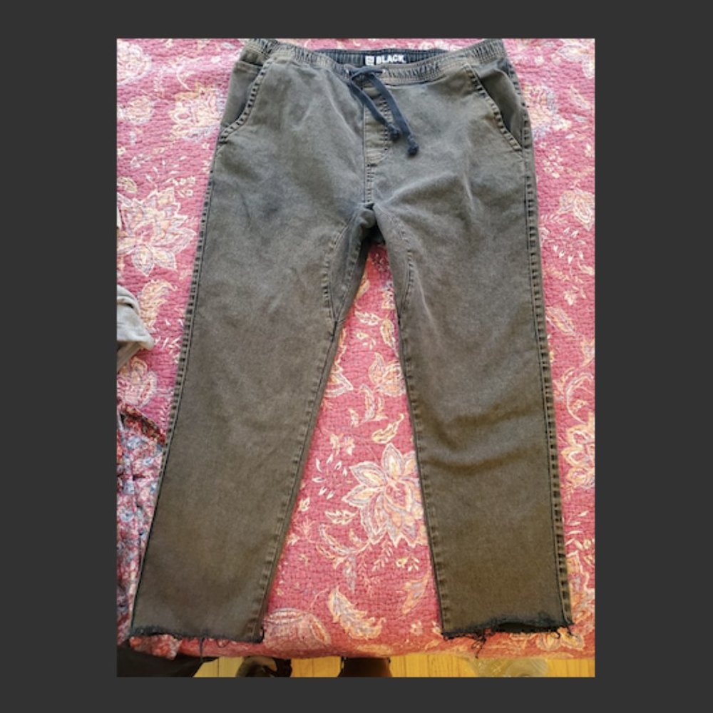 Grey Stretchy Jeans with Cute Fringe & Pockets